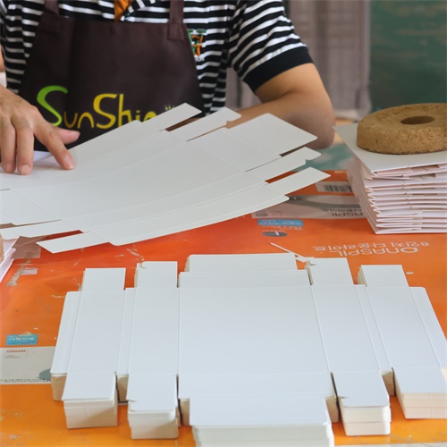 https://www.cake-board.com/